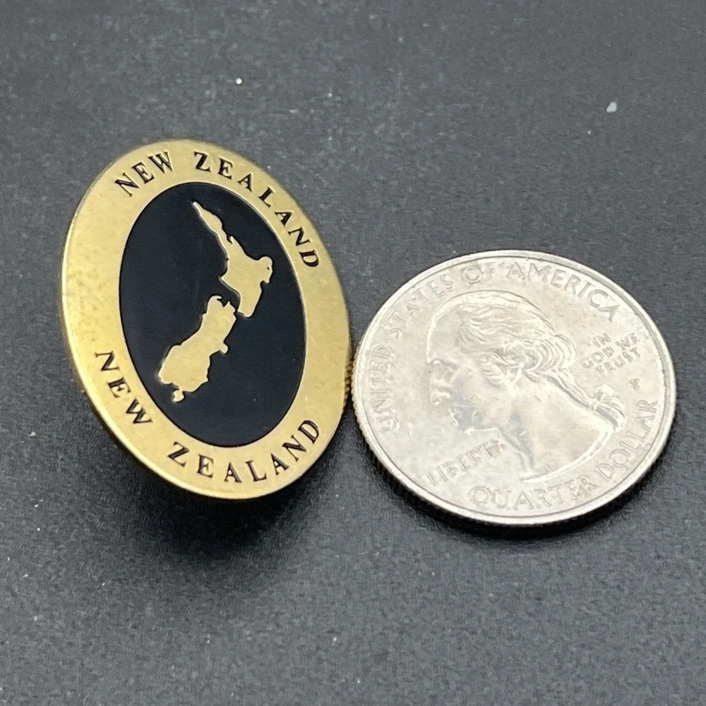 New Zealand Country Outline Gold‎ Tone Border Lapel Hat Pin